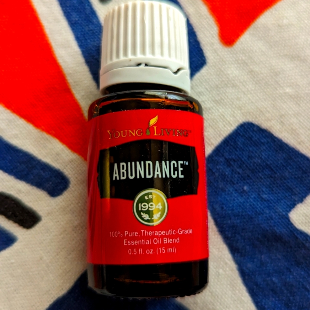 Abundance essential oil blend
